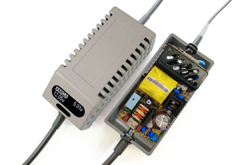Amiga CD32 Power Supply with OLED Screen (EU plug)