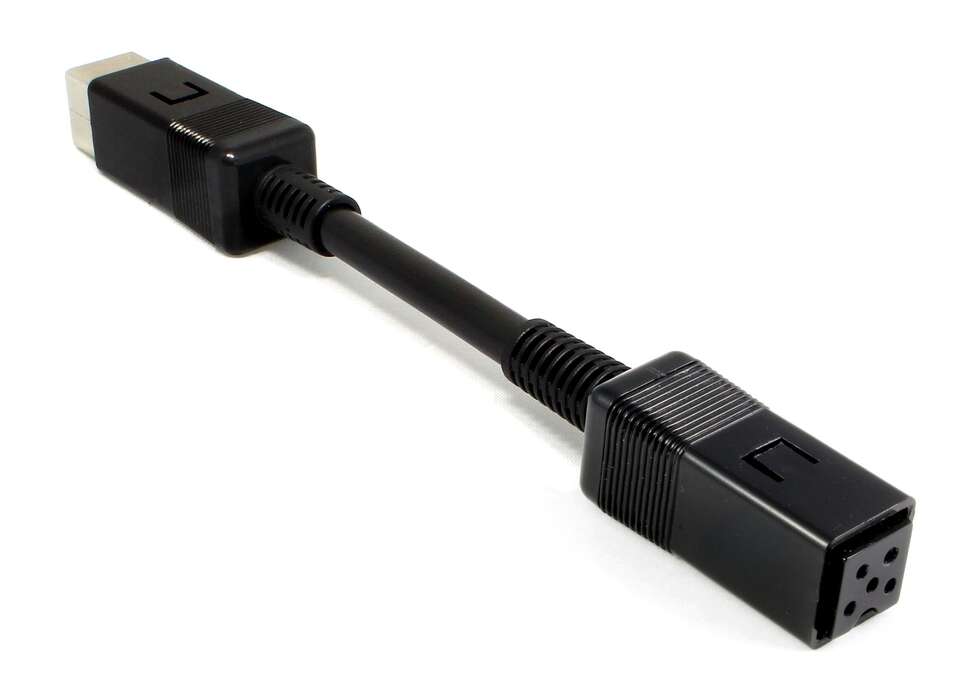 C128 til Plus/4 strøm-adapter