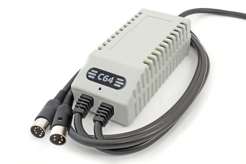 Dobbelt C64/VIC-20 + diskettedrev-strømforsyning
