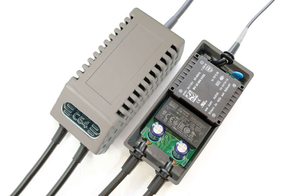 Dobbelt C64/VIC-20 + diskettedrev-strømforsyning