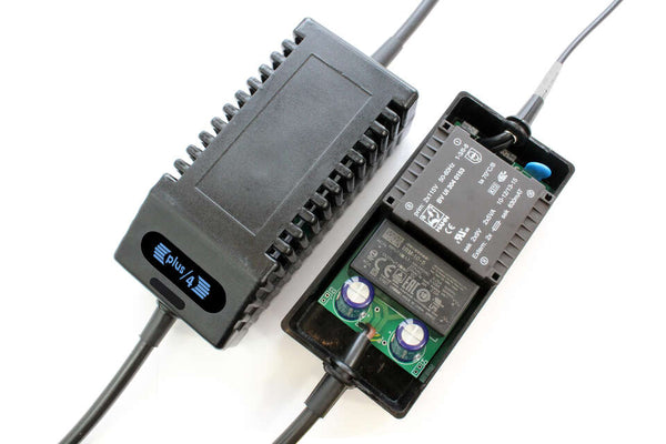 Commodore Plus/4 Power Supply with OLED Screen